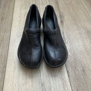 Thom McAn brown leather clogs